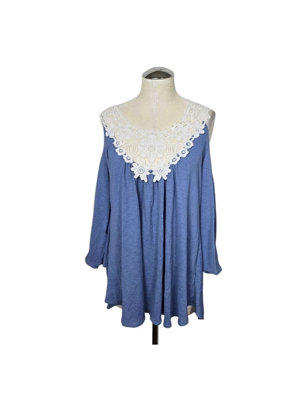 Pixi + Ivy Blue White Floral Lace Cold Shoulder Top L